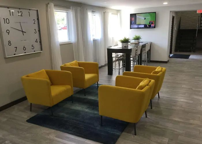 Days Inn & Suites By Wyndham Cincinnati North