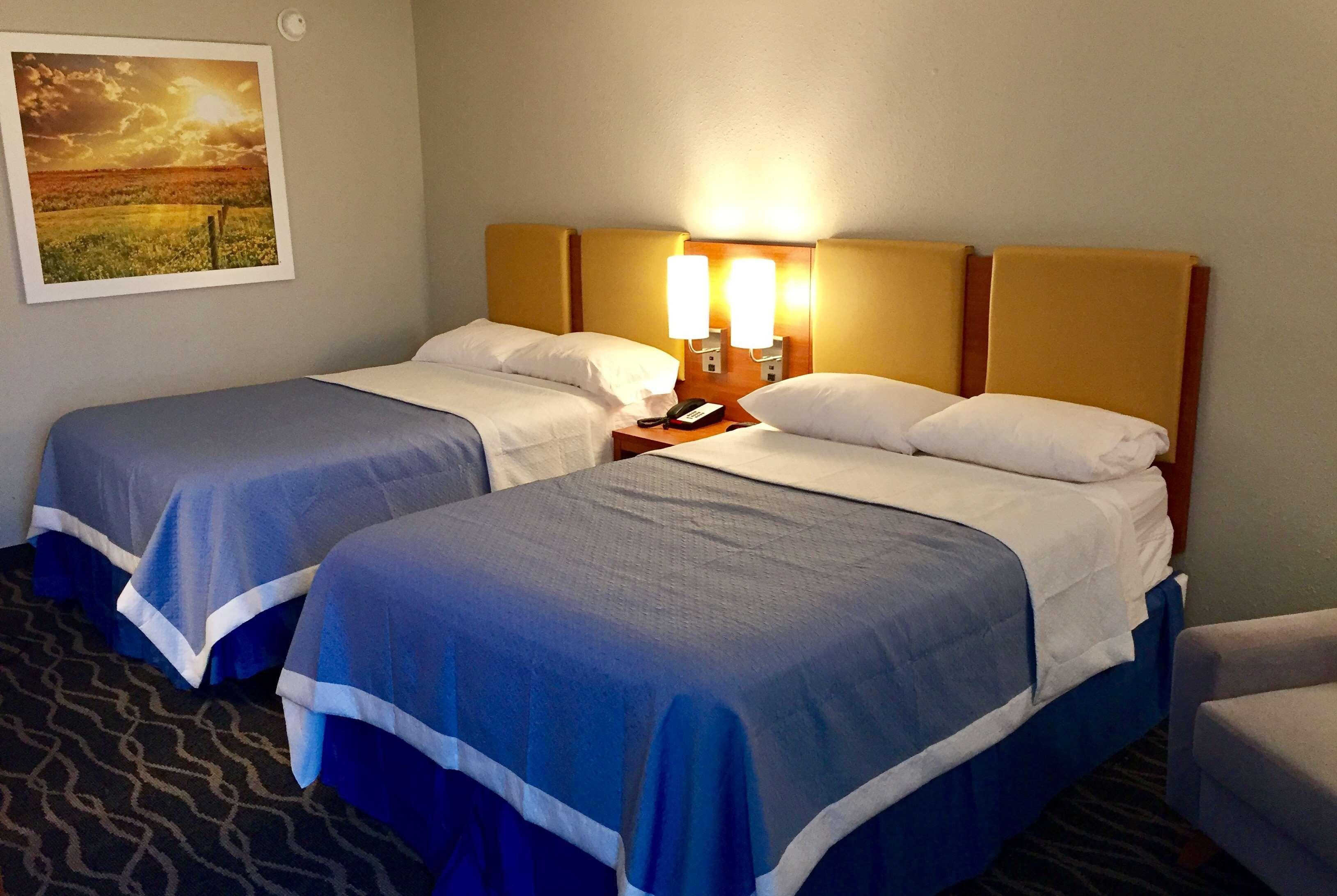 Days & By Wyndham Cincinnati North Springdale
