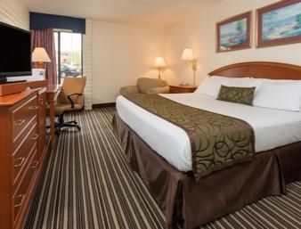 Days & By Wyndham Cincinnati North Hotel 2*
