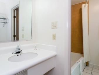 Days & By Wyndham Cincinnati North Springdale