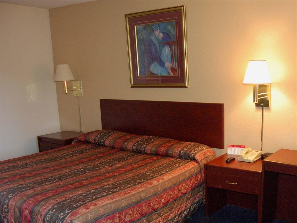 Days & By Wyndham Cincinnati North 2* Springdale