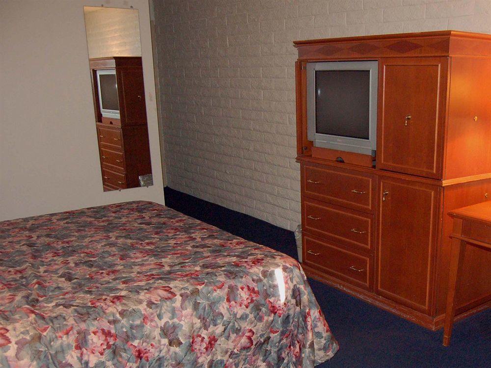 Days & By Wyndham Cincinnati North 2* Springdale