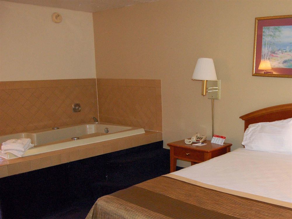 Hotel Days & By Wyndham Cincinnati North 2*