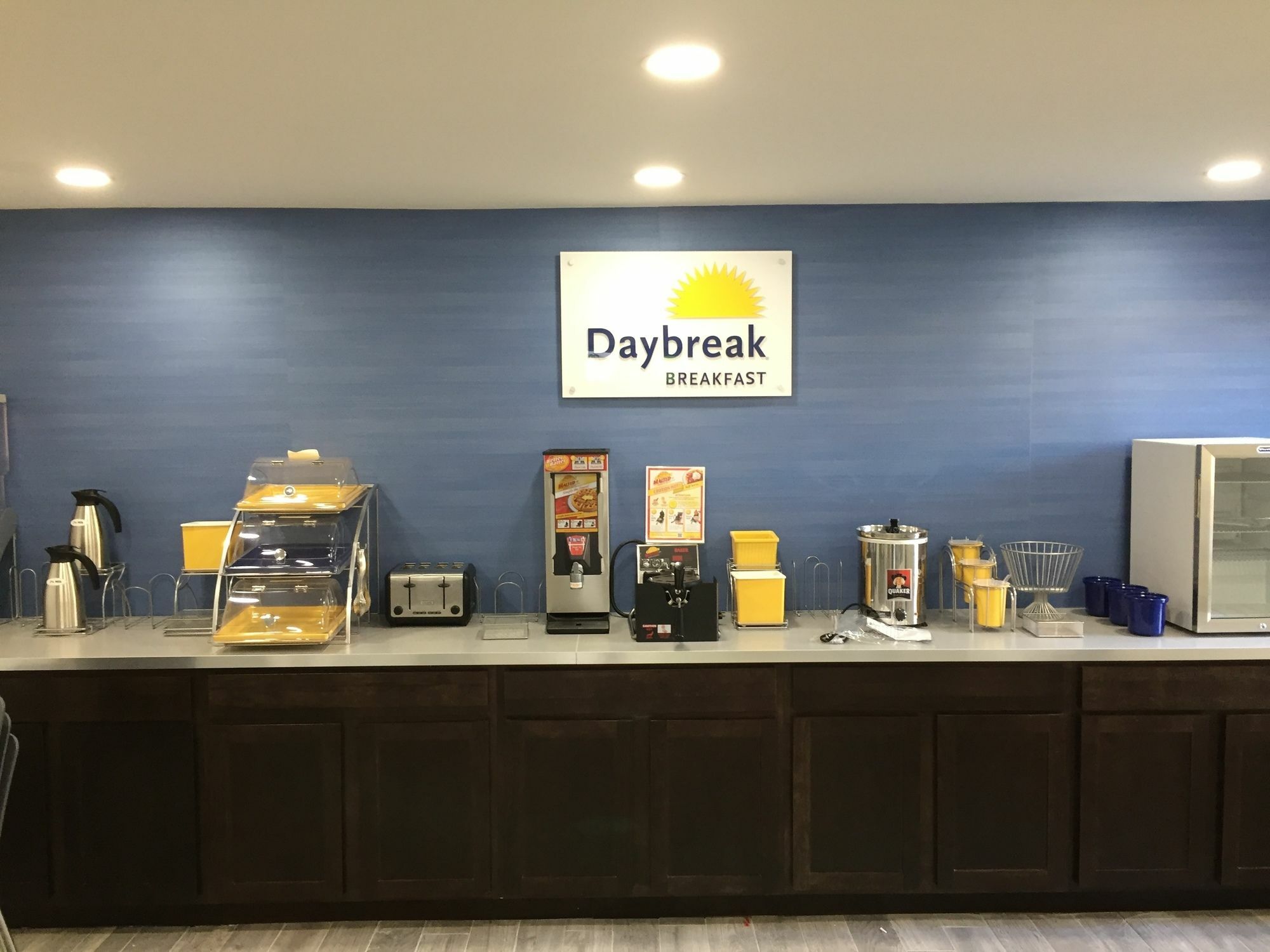 Days & By Wyndham Cincinnati North Hotel Springdale